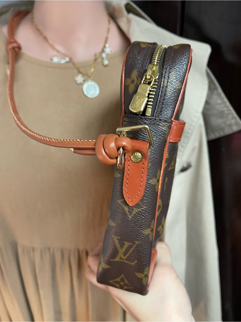 Authentic Louis Vuitton monogram vintage crossbody bag - Picture 5 of 15
